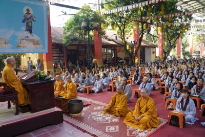 500 Phật tử tham dự ngày tu kỷ niệm khánh đản Đức Phật A Di Đà